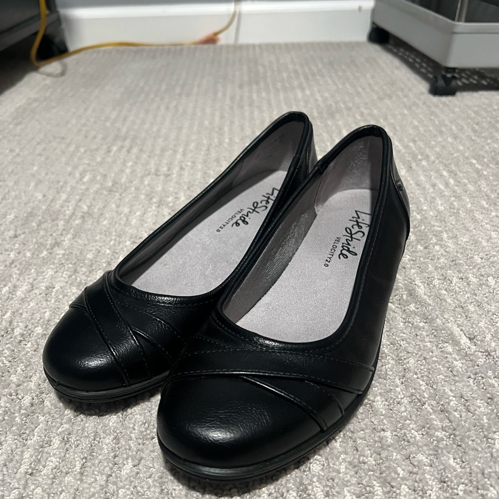 Life Stride Velocity 2.0 Cushioned Flats Black Leather Women's Size 8M